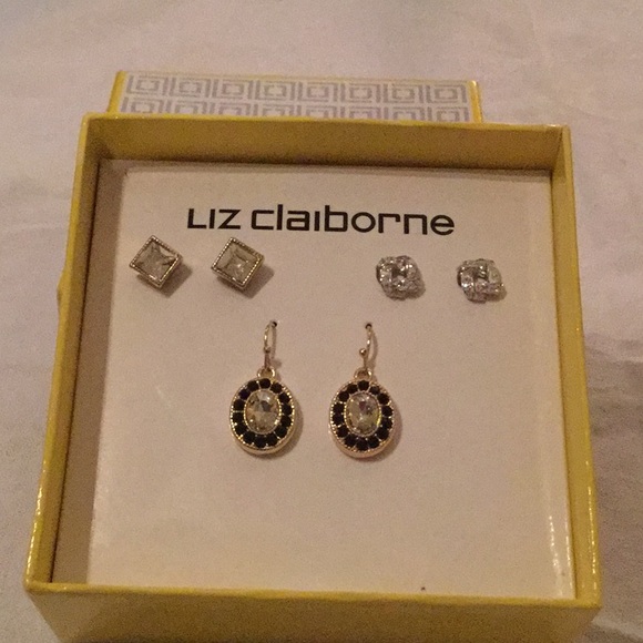 Liz Claiborne Jewelry - 🌹NWT Just So Gorgeous Fun Rhinestone Earrings🌹